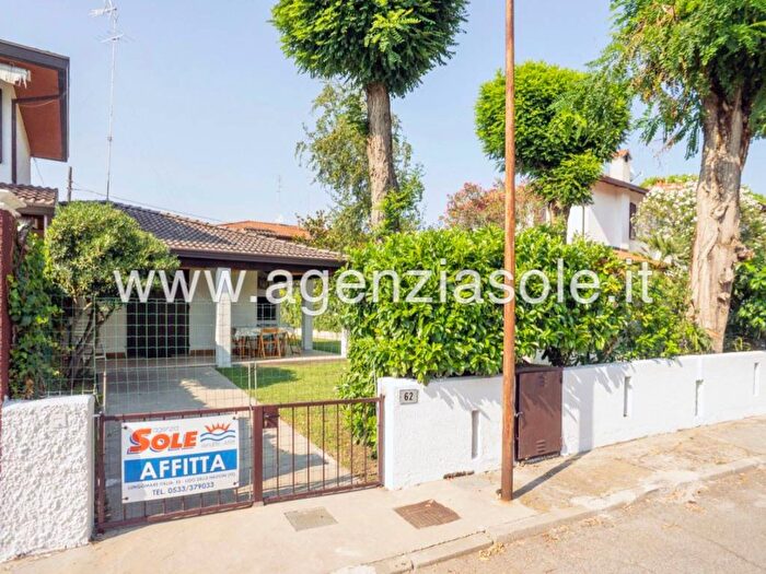 Casa trilocale in affitto in Viale Sudan, Lido delle Nazioni, Comacchio