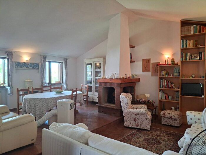 Appartamento trilocale in affitto in Via Albert Grenier, Ostia Antica, Roma