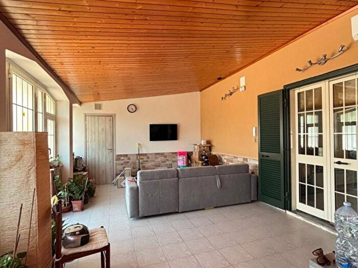 Casa quadrilocale in affitto in Viale Torrente Tidone, Bagnara Destra Volturno, Castel Volturno