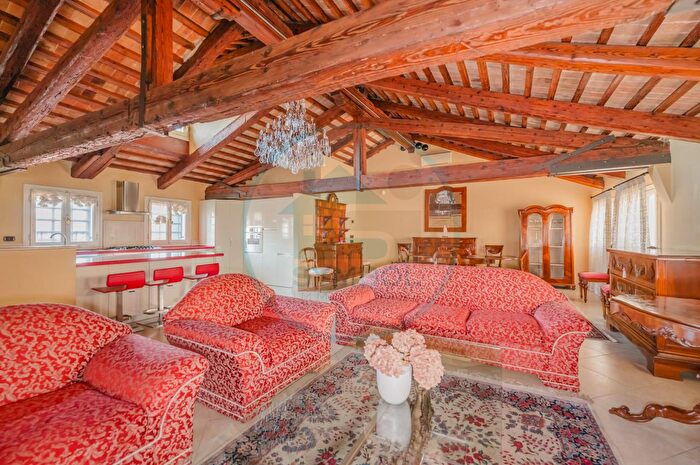 Appartamento quadrilocale in vendita in Via Venti Settembre, Mirano