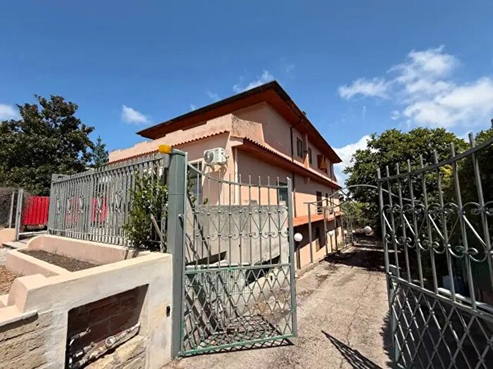 Casa con 6 locali in vendita in Via Sabaudia, San Felice Circeo