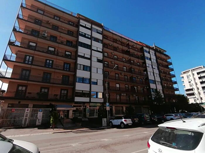 Appartamento con 6 locali in vendita in Via Pietro Nenni, Foggia