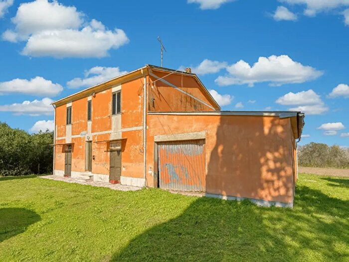 Casa con 8 locali in vendita in Casciana Terme Lari
