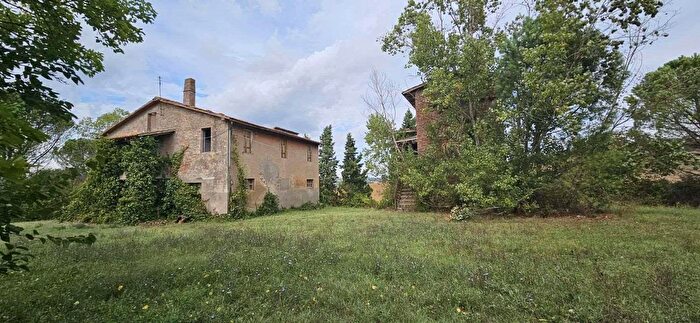 Casa con 11 locali in vendita in Loc Bodoglie, Todi