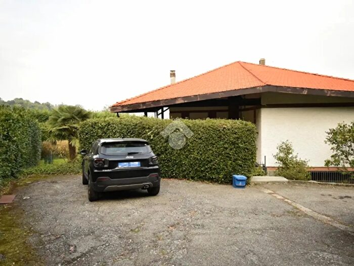 Casa con 6 locali in vendita in Strada Val Salice, Torino
