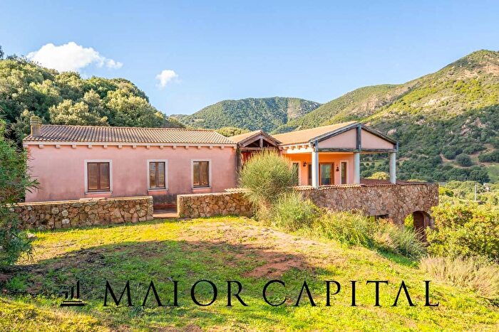 Casa con 7 locali in vendita in Sozza Via Kolbe, Padru