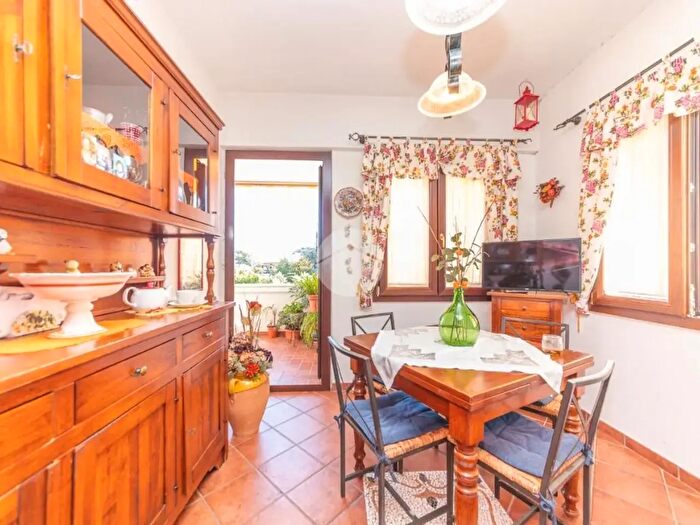 Appartamento trilocale in vendita in Viale Appio Claudio, Roma