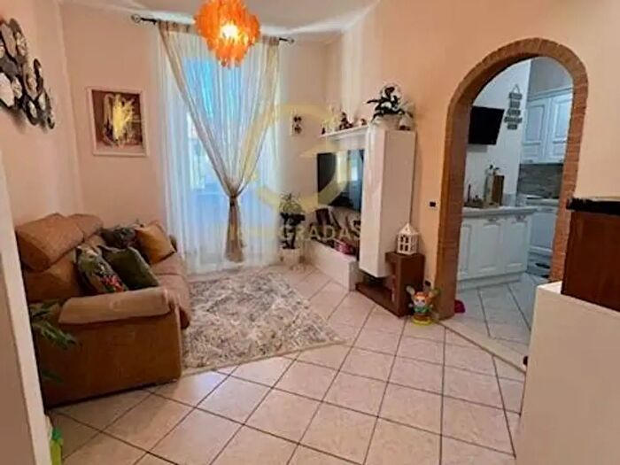Appartamento trilocale in vendita in Via Giuseppe Garibaldi, Livorno
