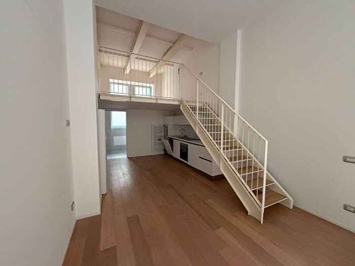 Appartamento bilocale in affitto in Via Andrea Solari, Solari, Milano