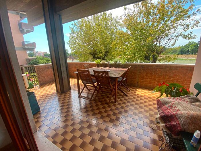 Appartamento trilocale in affitto in Lungadige Cangrande, Borgo Trento, Verona