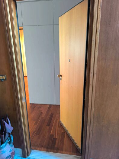 Appartamento trilocale in vendita in Via Tofane, Torino