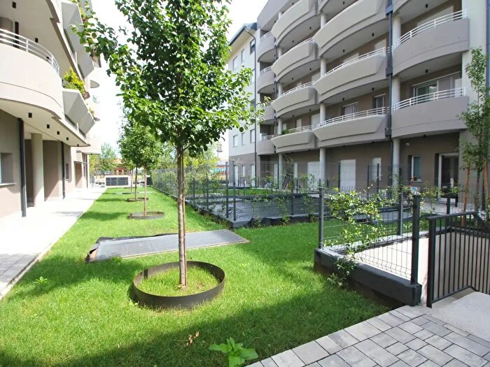 Appartamento trilocale in vendita in Via Giacchetti, Gorla Minore