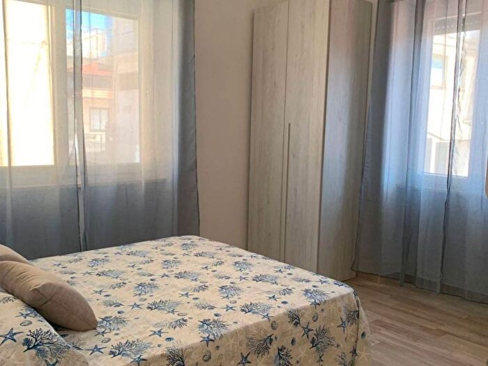 Appartamento trilocale in affitto in Via Filippo Signore, Centro, Minturno
