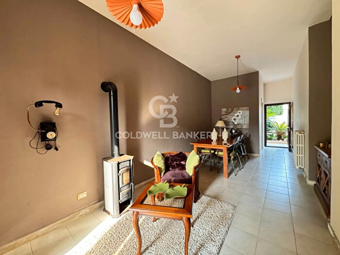 Casa con 7 locali in vendita in Via Andalusia, Scicli