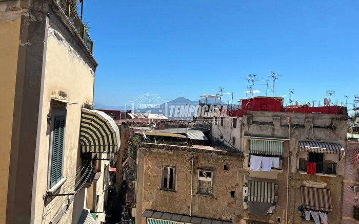Appartamento bilocale in vendita in Vicoletto III Politi, Napoli
