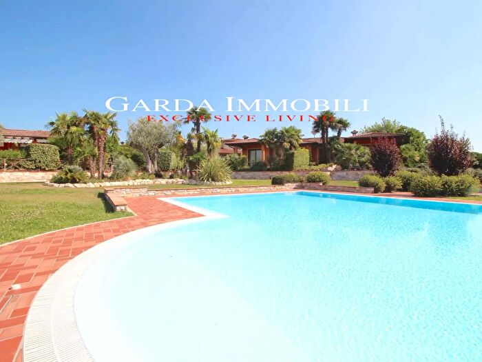 Casa con 5 locali in vendita in Via della Costa, Moniga Del Garda