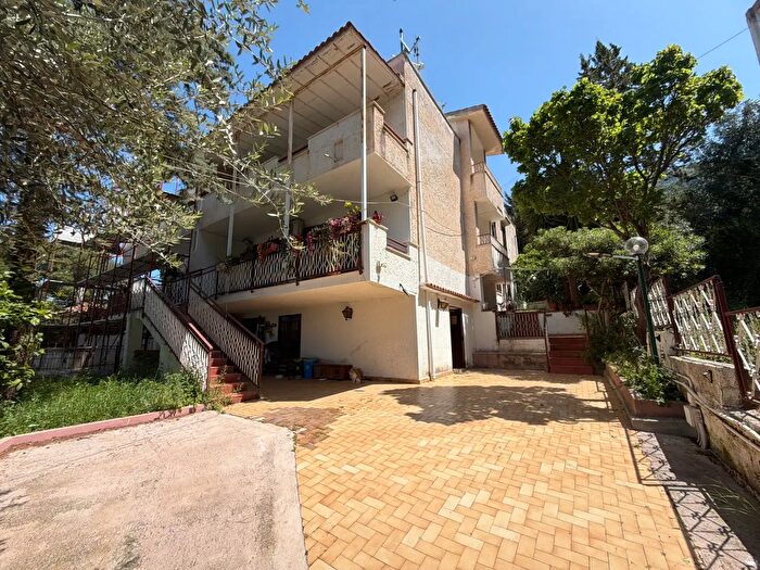 Casa con 5 locali in vendita in Via Andrea Palladio, Capaci