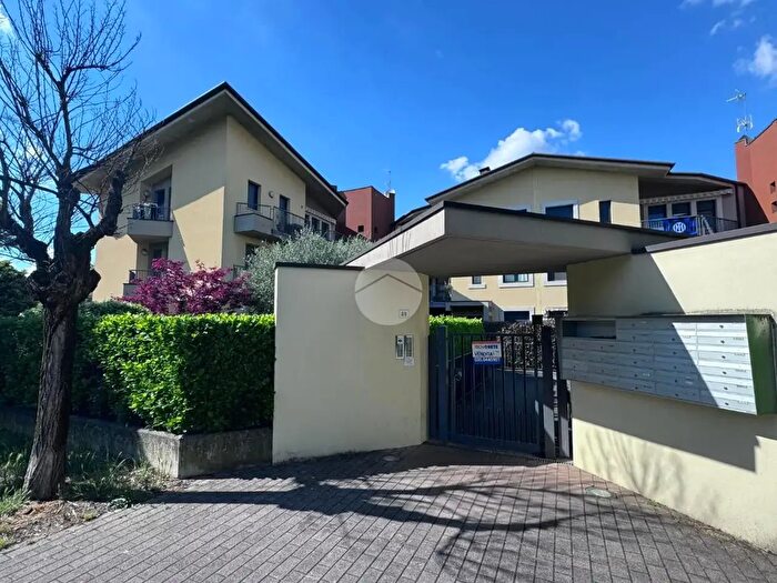 Appartamento trilocale in vendita in Via Battista Cortinovis, Costa Di Mezzate