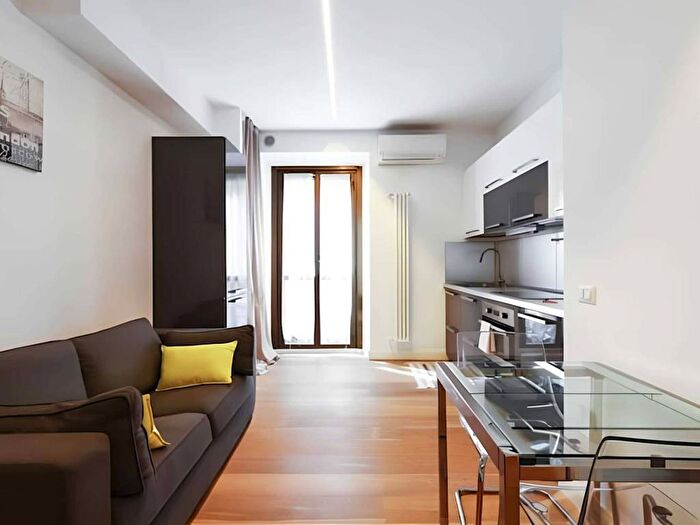 Appartamento bilocale in affitto in Via Felice Casati, Buenos Aires, Milano