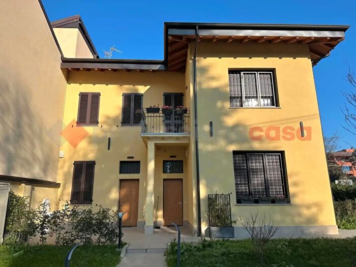 Appartamento trilocale in vendita in Via Dante, Opera