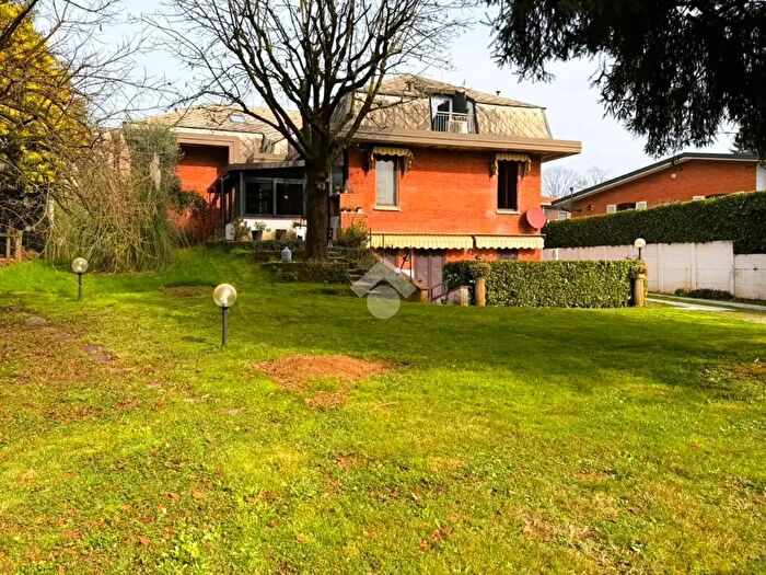 Case in Vendita e in Affitto - 2