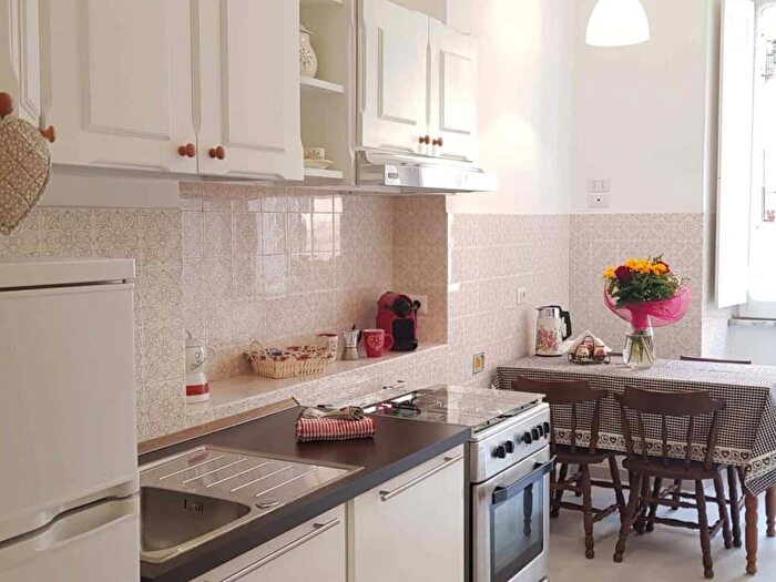 Appartamento trilocale in affitto in Piazza Casalmaggiore, Re di Roma, Roma