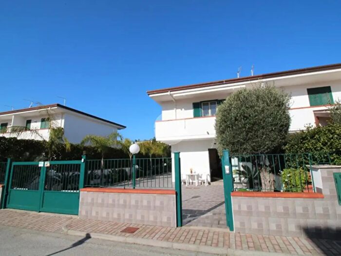 Casa quadrilocale in vendita in Via Francesco Gregorio, Capaccio