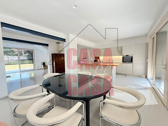 Casa con 10 locali in vendita in Via Meggiaro, Este