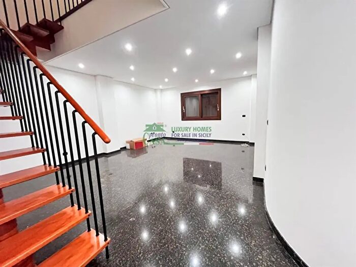 Casa quadrilocale in vendita in Via Fabio Filzi, Comiso