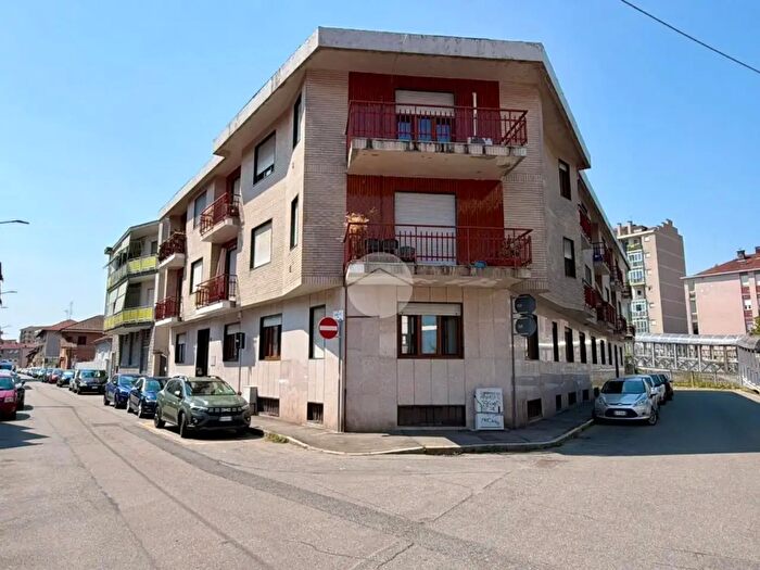 Appartamento quadrilocale in vendita in Via E Toti, Venaria Reale