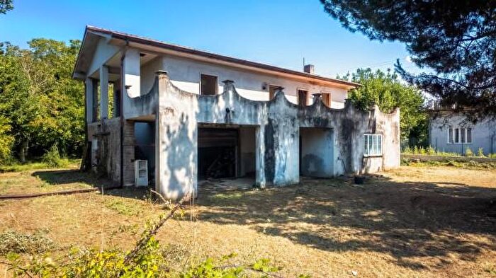 Appartamento quadrilocale in vendita in Via Speciano, Cave