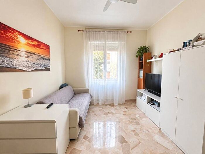 Appartamento bilocale in vendita in Via O Favaron, Nova Milanese