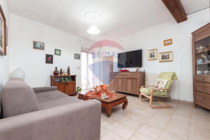 Appartamento con 6 locali in vendita in Via Botasi, Ne