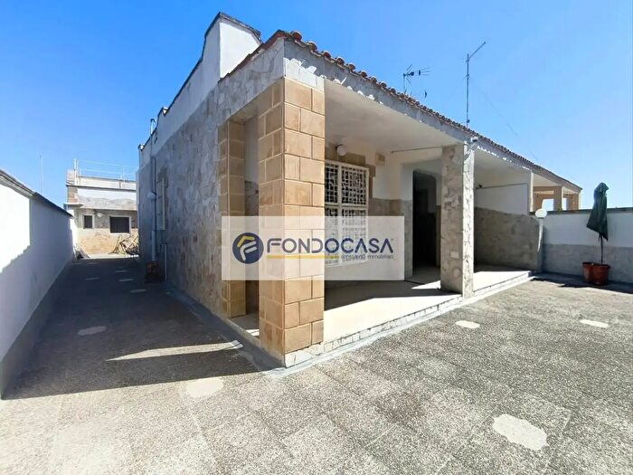 Casa con 7 locali in vendita in Via dei Rondoni, Lecce