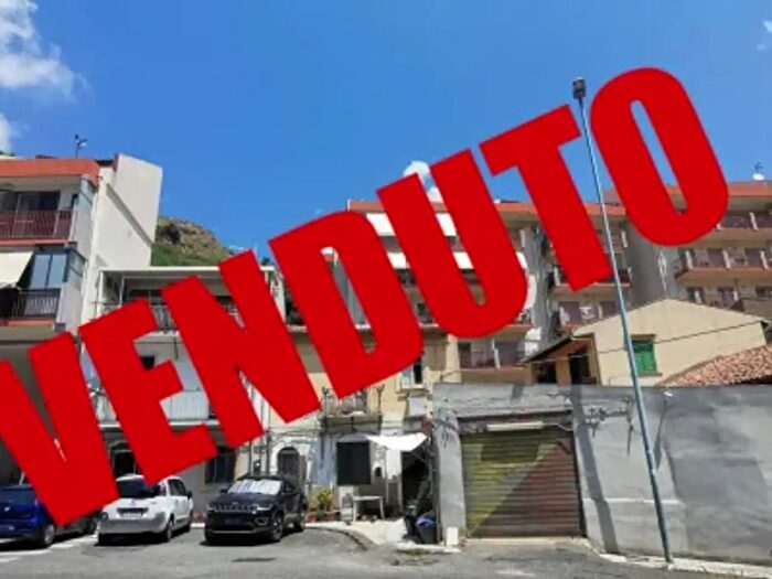 Appartamento bilocale in vendita in Via Pietro Castelli, Messina