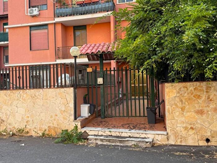 Appartamento quadrilocale in vendita in Via Pulei, Centro, Mascalucia