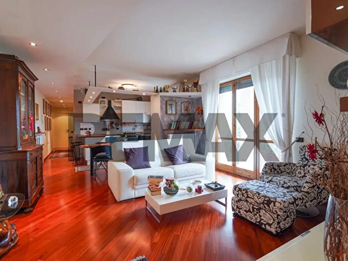 Appartamento quadrilocale in vendita in Via Pollack, Bergamo