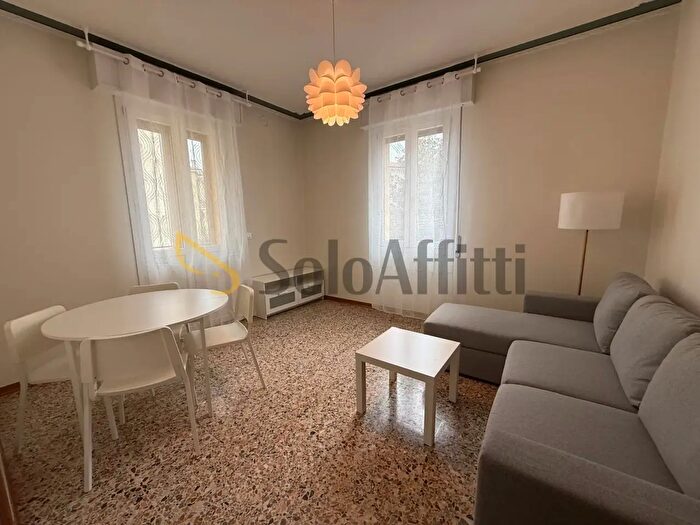 Appartamento con 5 locali in affitto in Via Antonio Fontanesi, Modena