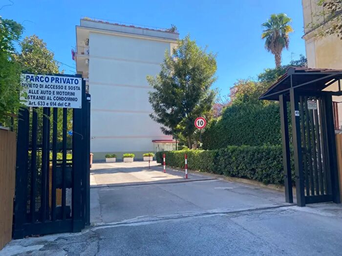 Appartamento quadrilocale in vendita in Via Cavalli di Bronzo, San Giorgio A Cremano