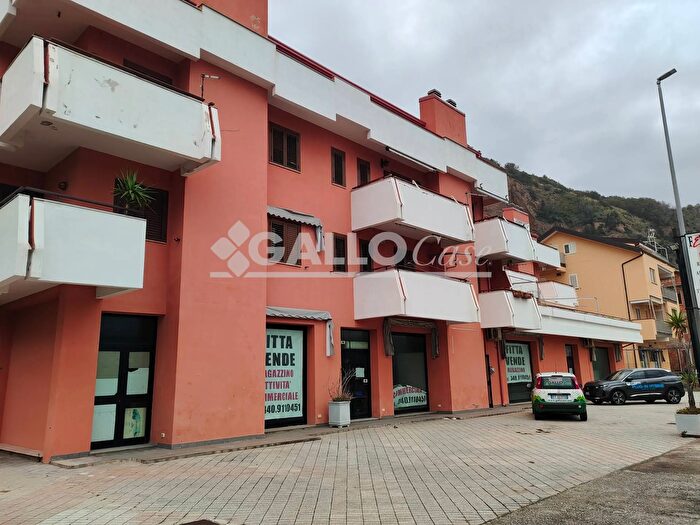 Casa quadrilocale in vendita in Strada Statale Guardia Piemontese, Belvedere Marittimo