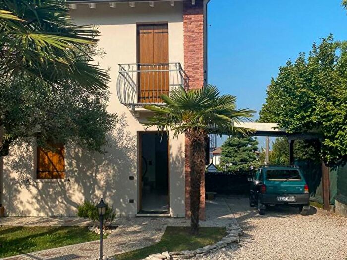 Casa trilocale in affitto in Via Donestra, Centro, Monteviale