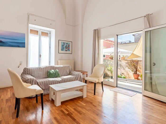 Casa con 5 locali in vendita in Via Regina Elena, San Cesario Di Lecce