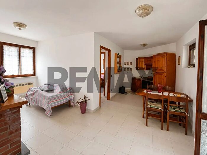 Appartamento trilocale in vendita in Via Primo Maggio, Spezzano Della Sila