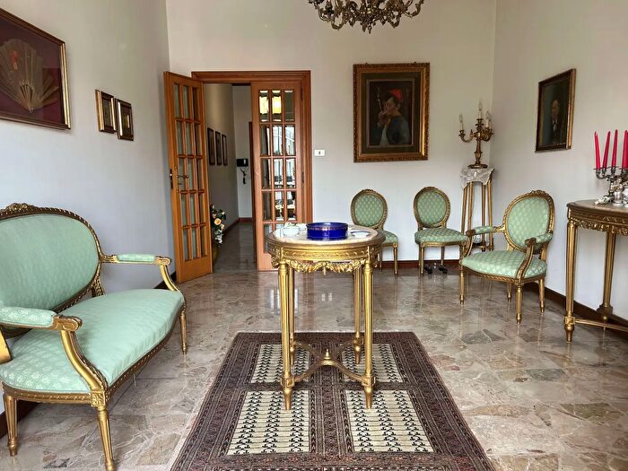 Appartamento quadrilocale in vendita in Piazza Bonaventura Zumbini, Cosenza