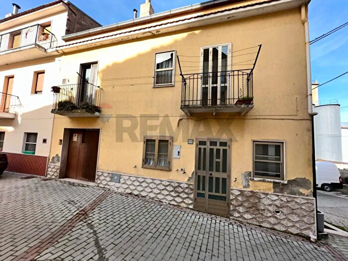 Casa con 6 locali in vendita in Via Armando Diaz, Celenza Valfortore