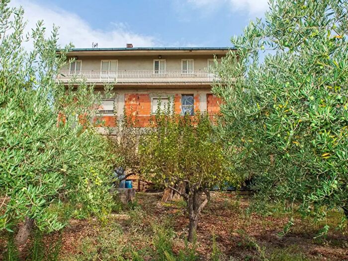 Casa con 12 locali in vendita in Contrada San Giovanni Snc, Leonforte