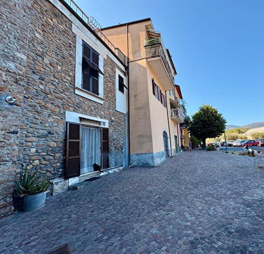 Appartamento quadrilocale in vendita in Villanova DAlbenga