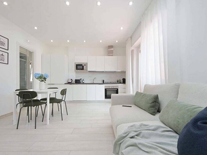 Appartamento bilocale in affitto in Viale Ammiraglio del Bono, Ostia Levante, Roma