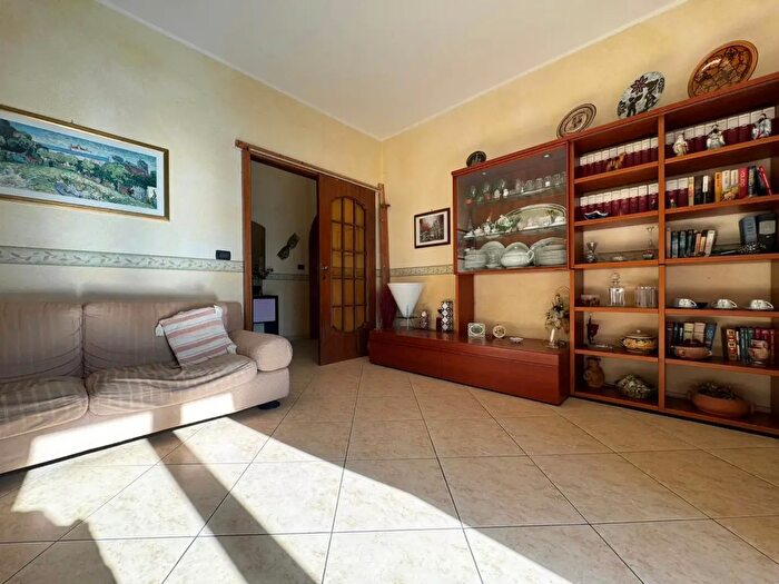 Appartamento quadrilocale in vendita in Via della Costituzione, Catania