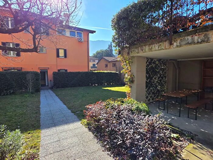 Casa con 6 locali in vendita in Via Regina, Tremezzina